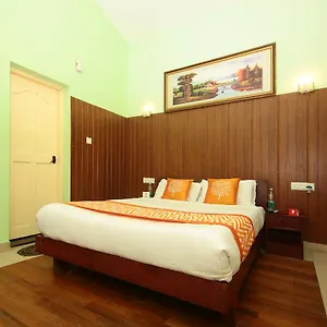 Oyo 4651 Woodpecker Hotel